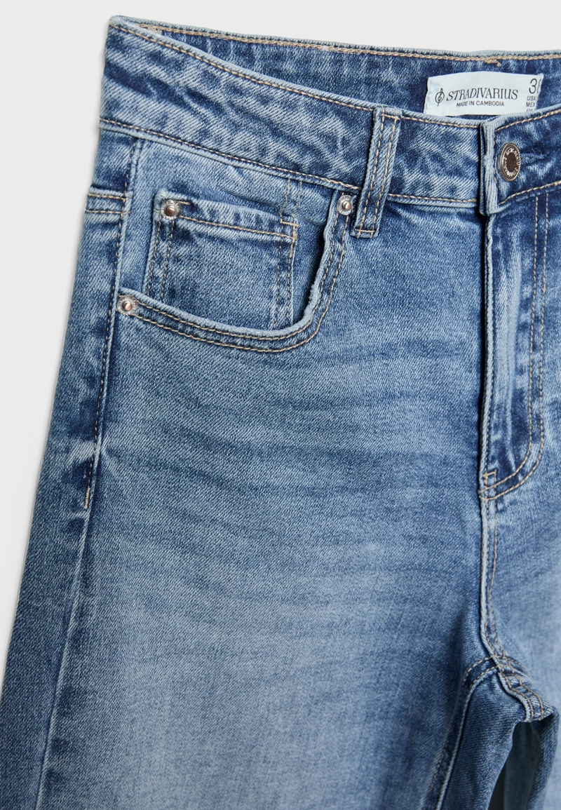 Джинсы прямого кроя