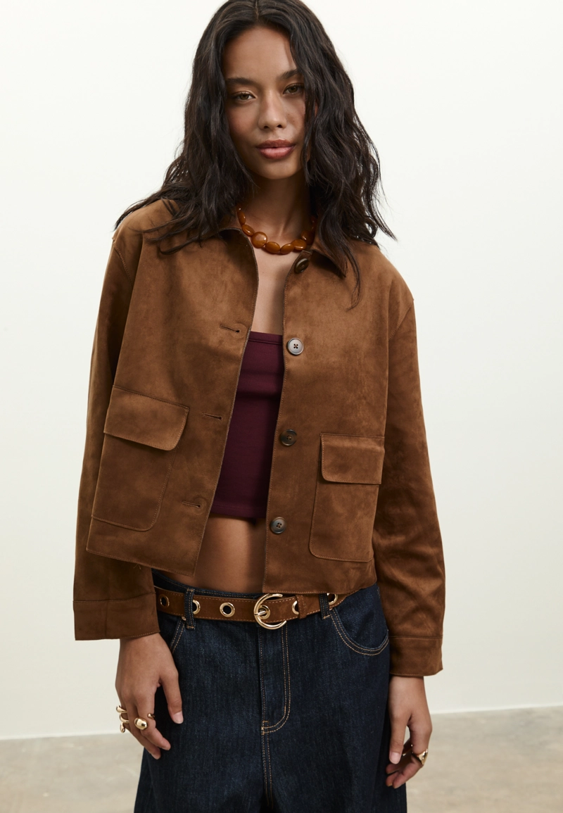 Куртка с карманами из искусственной замши