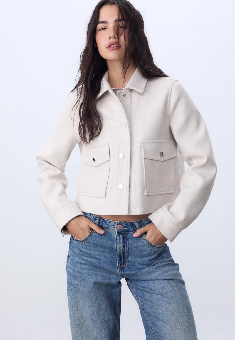 Укороченная куртка из мягкой ткани