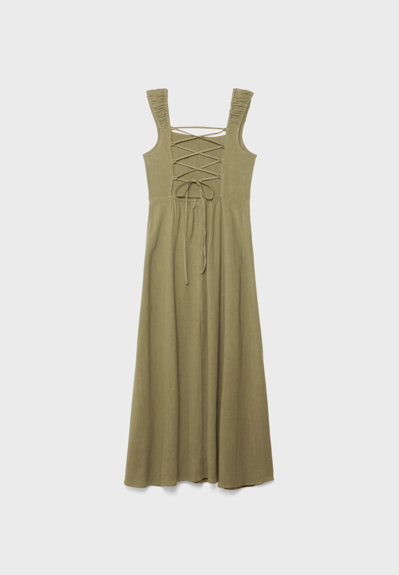 Струящееся платье миди с перекрестной спинкой и льном