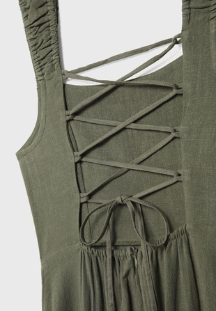 Струящееся платье миди с перекрестной спинкой и льном- Заказать в России