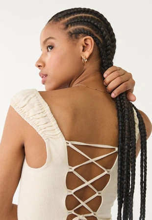 Струящееся платье миди с перекрестной спинкой и льном- Заказать в России