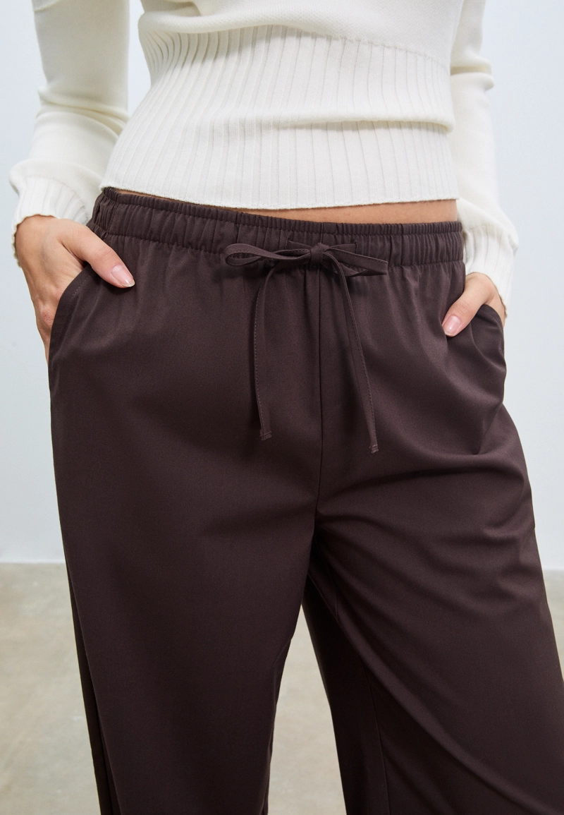 Длинные струящиеся нарядные брюки