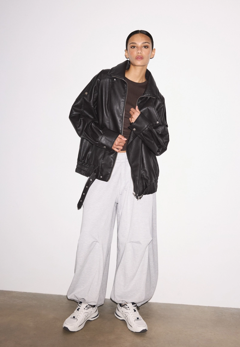 Куртка оверсайз из искусственной кожи с лацканами