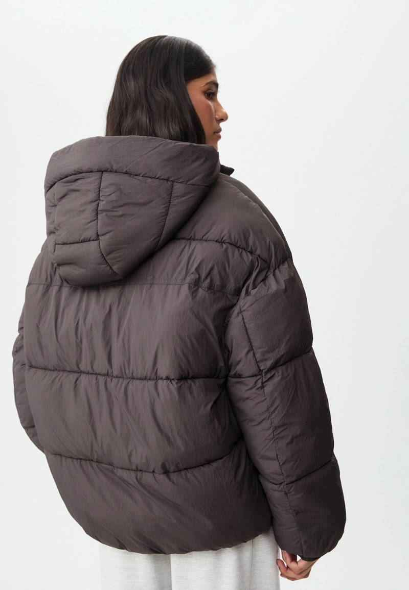 Стеганая куртка с капюшоном