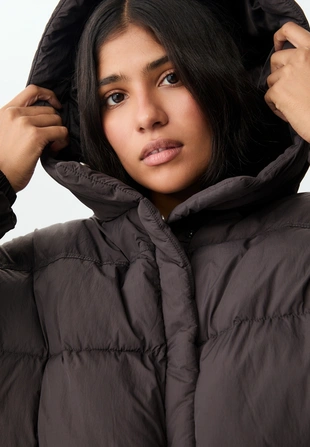 Стеганая куртка с капюшоном- Заказать в России