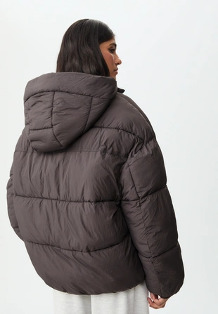 Стеганая куртка с капюшоном- Заказать в России