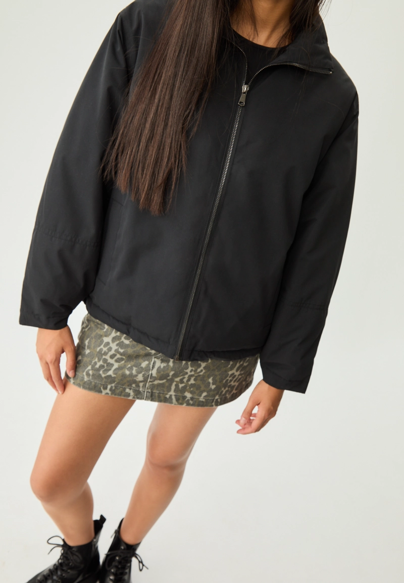 Стеганая куртка с высоким воротником