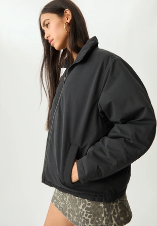 Стеганая куртка с высоким воротником- Заказать в России