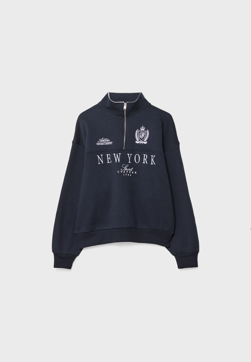 Толстовка на молнии с вышивкой