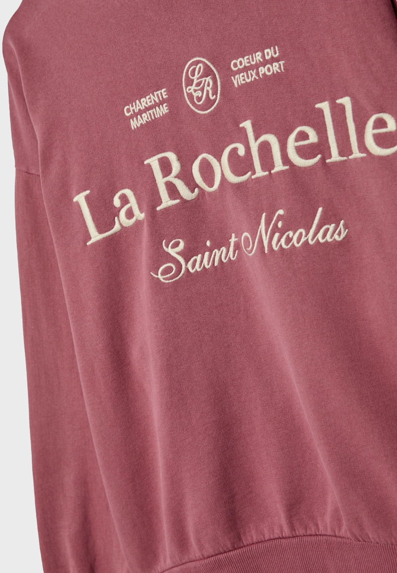 Толстовка с вышивкой