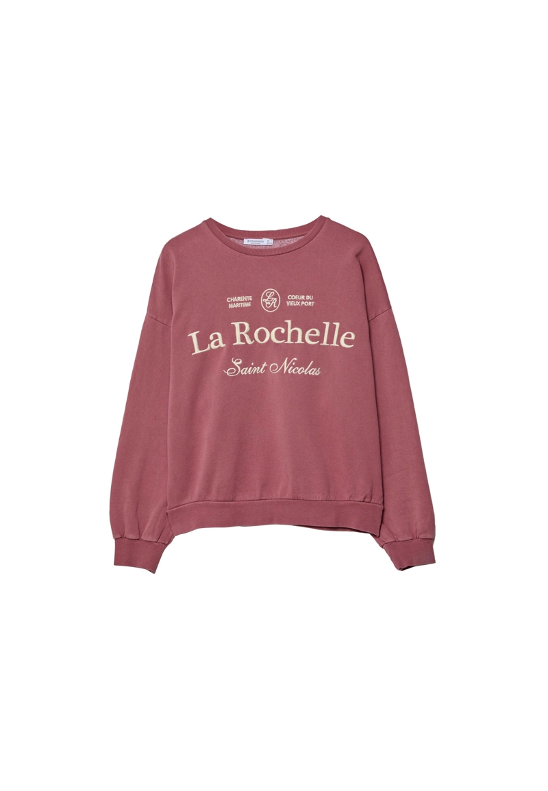 Толстовка с вышивкой