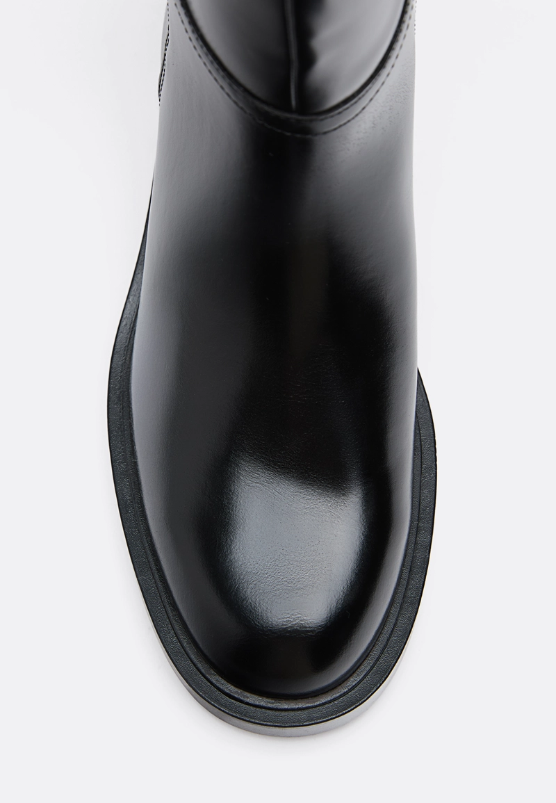 Плоские сапоги для верховой езды