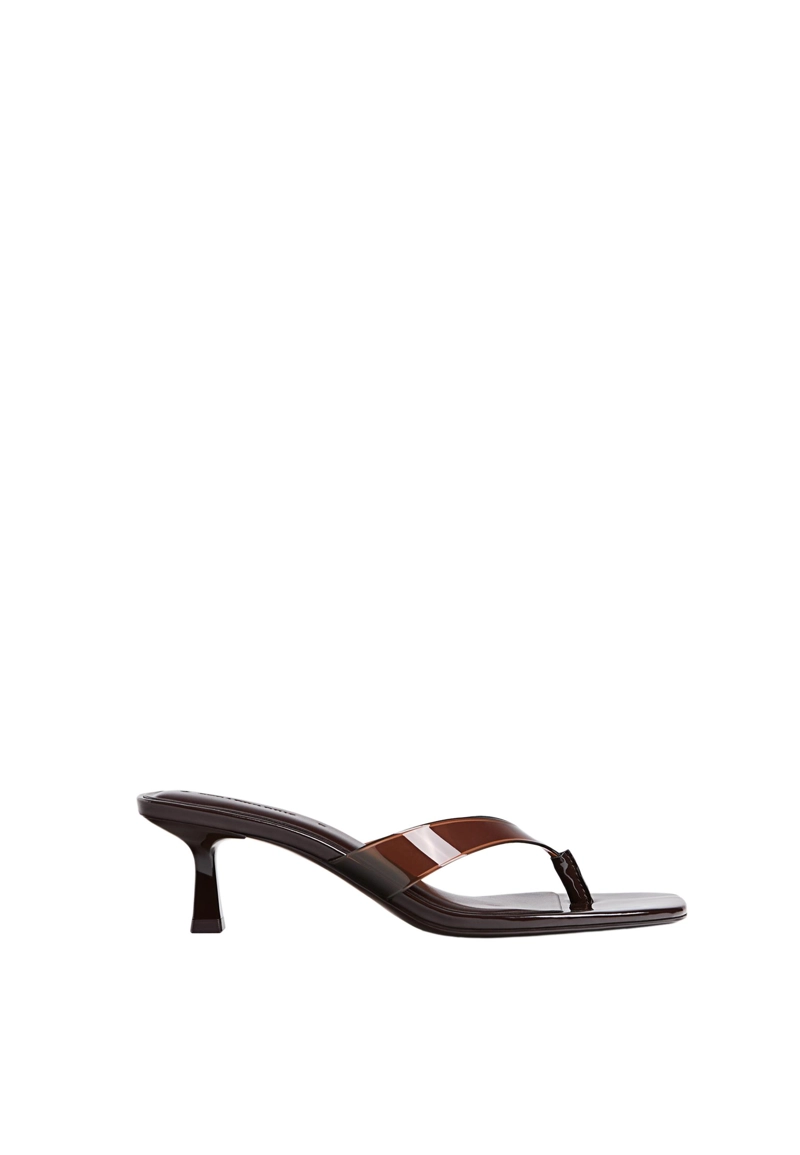 Босоножки на каблуке из винила