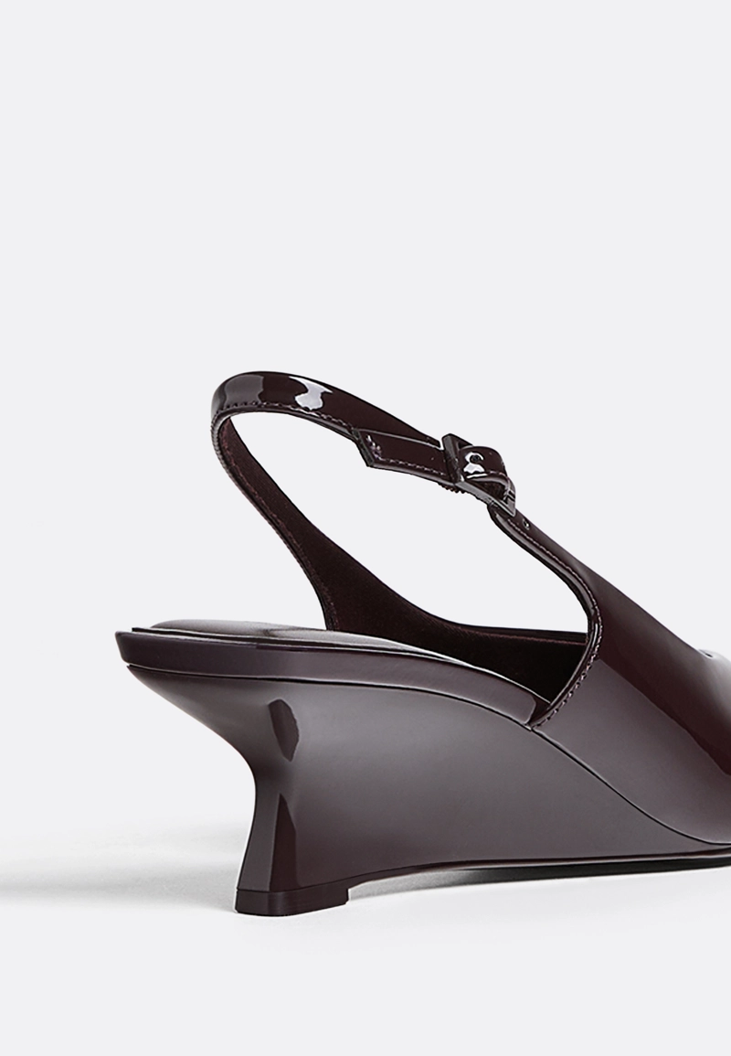 Туфли на танкетке