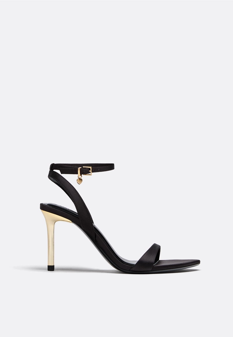 Атласные босоножки на каблуке