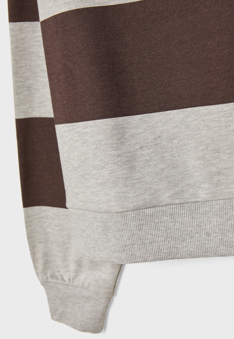 Базовая толстовка с асимметричным вырезом