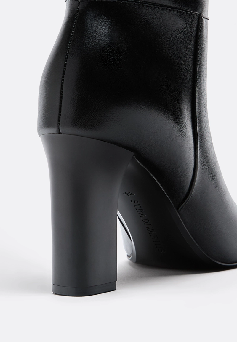 Ботфорты на каблуке со складкой