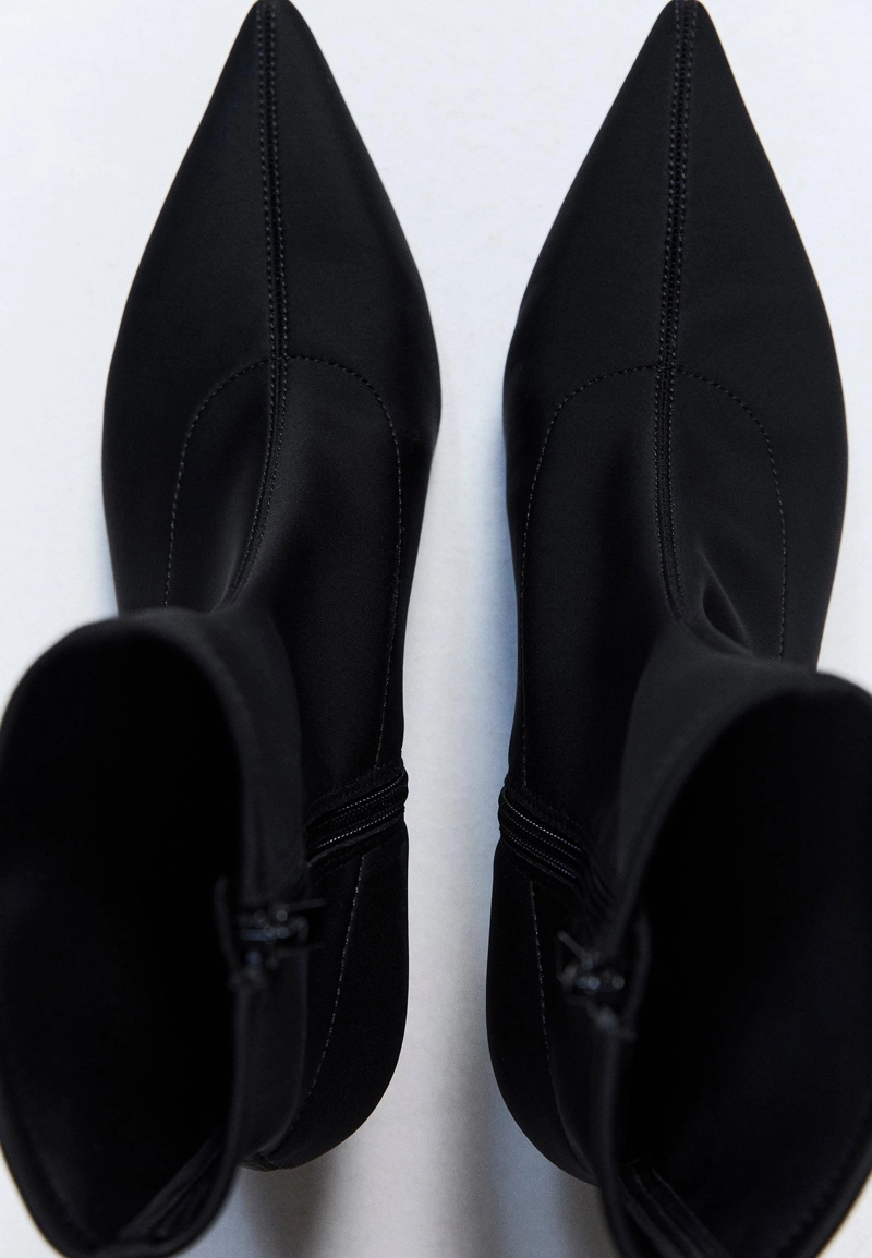 Ботильоны на среднем тонком каблуке из неопрена