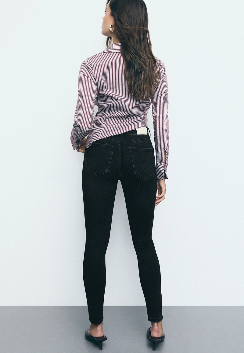 Джинсы скинни со стандартной посадкой