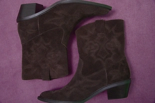 Кожаные ботильоны на каблуке в ковбойском стиле- Заказать в России