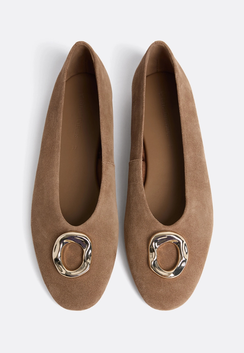 Кожаные балетки с деталью