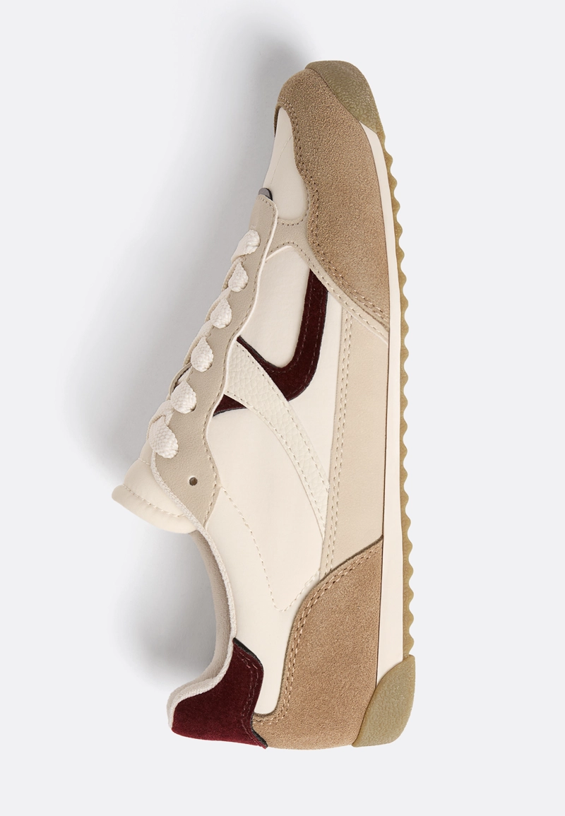 Повседневные кроссовки в стиле ретро