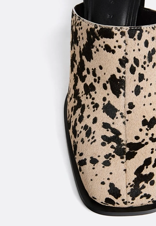 FUR ANIMAL PRINT HEELED CLOGS- Заказать в России