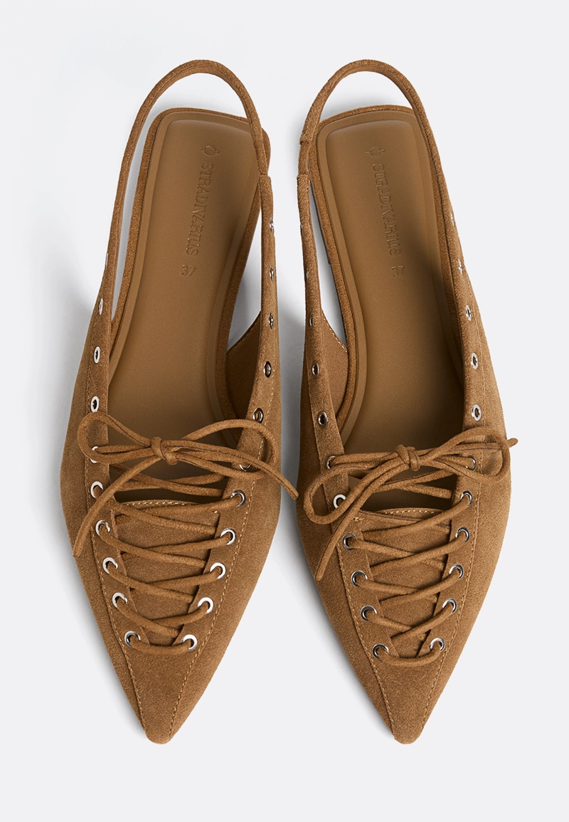 Кожаные балетки со шнуровкой