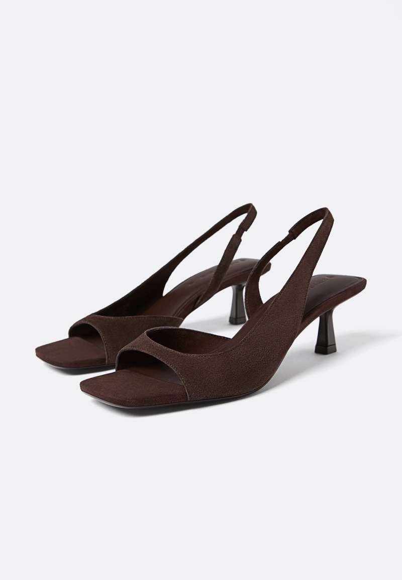 Кожаные босоножки на каблуке