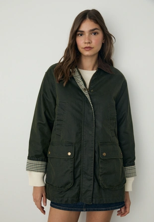 Парка с вощеным покрытием и множеством карманов- Заказать в России