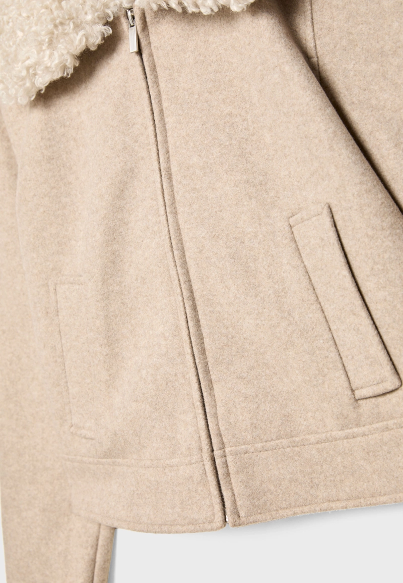 Куртка с отделкой из искусственного меха