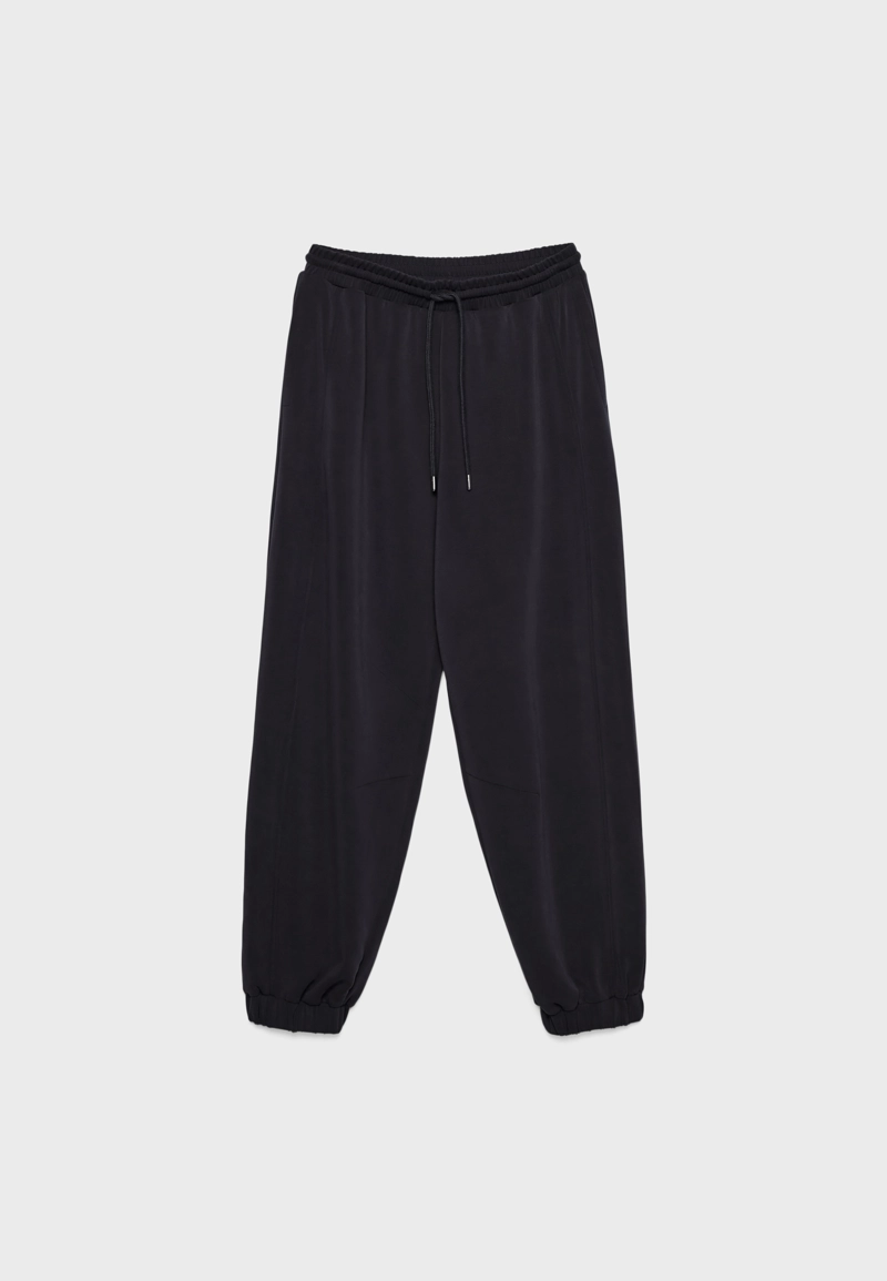 Мягкие джоггеры свободного кроя