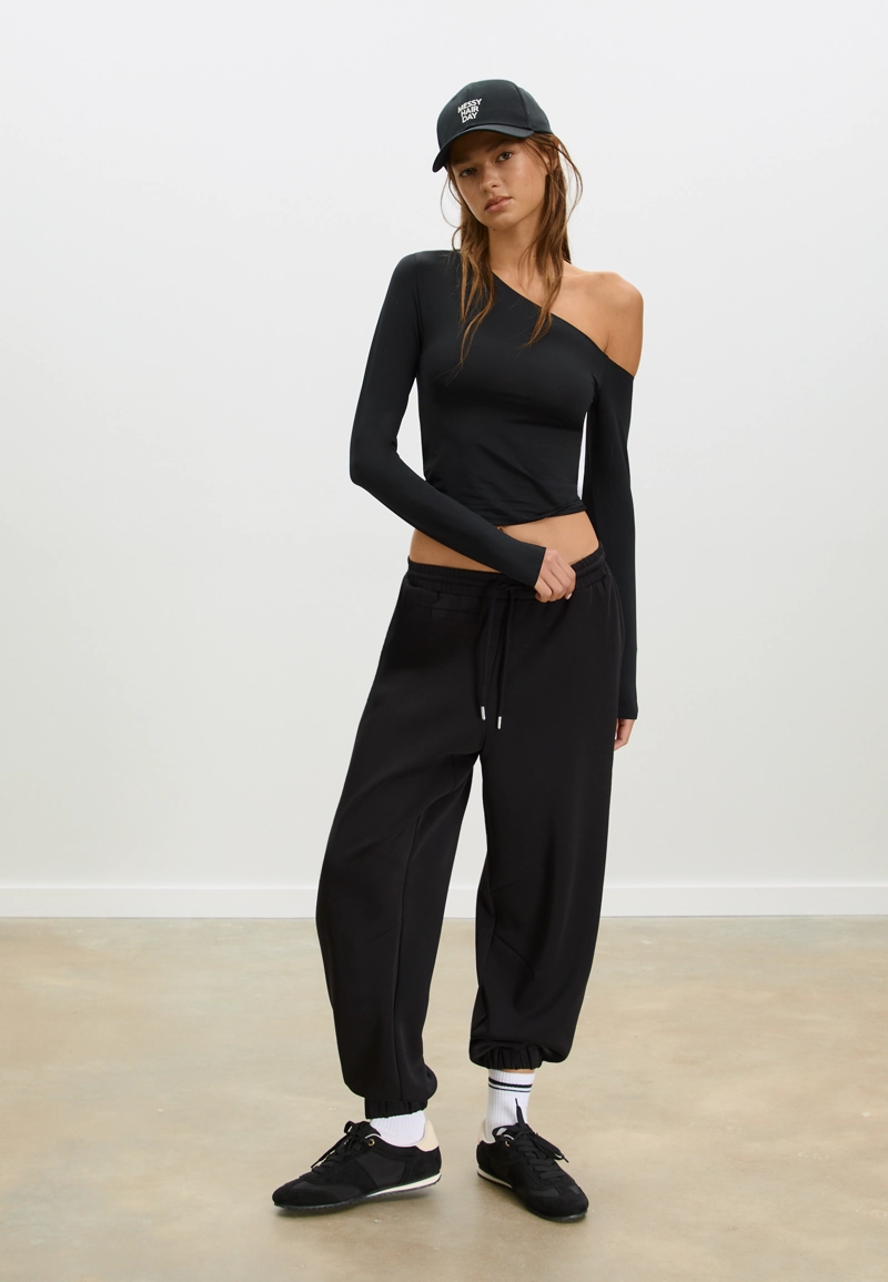 Мягкие джоггеры свободного кроя