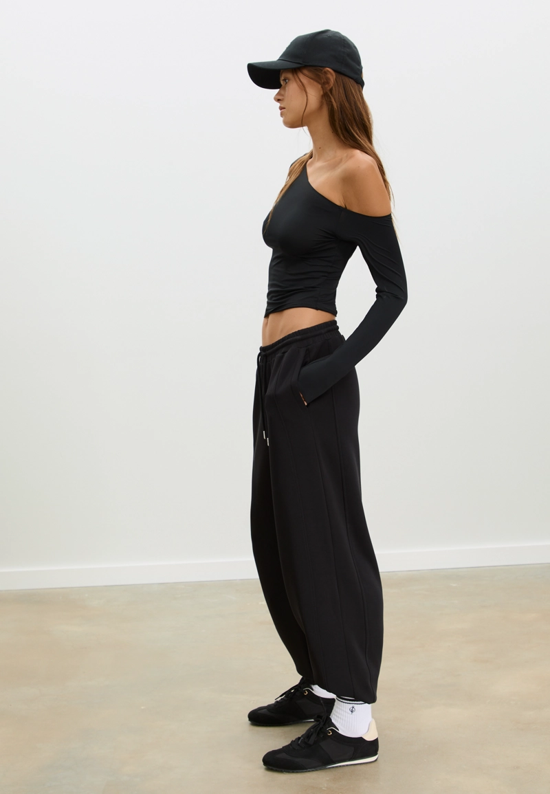 Мягкие джоггеры свободного кроя