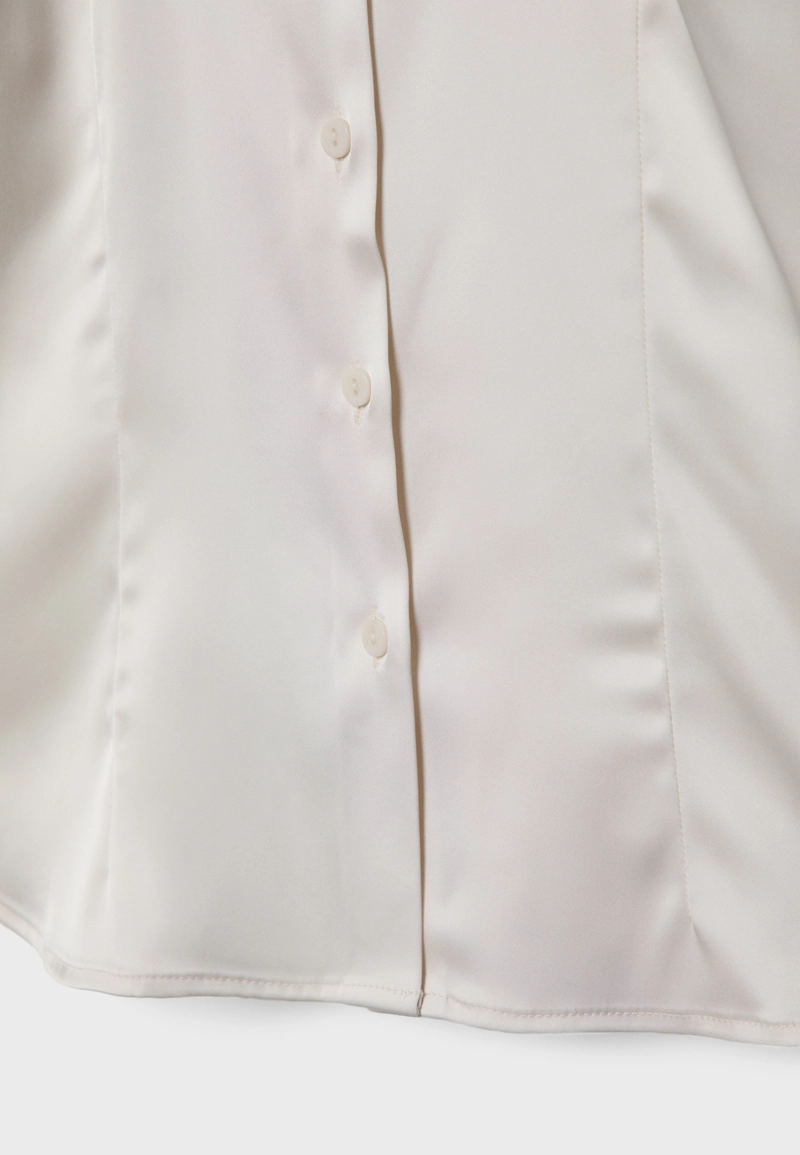 Приталенная атласная рубашка