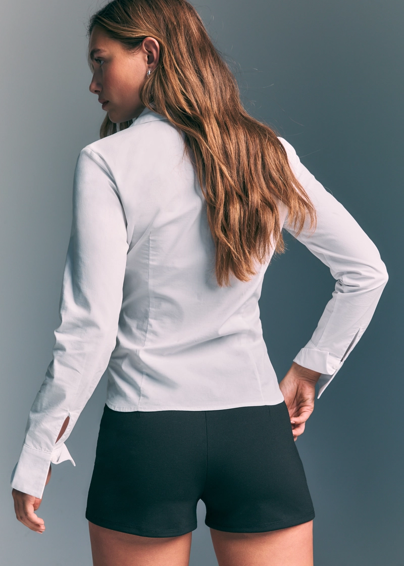 Приталенная базовая рубашка