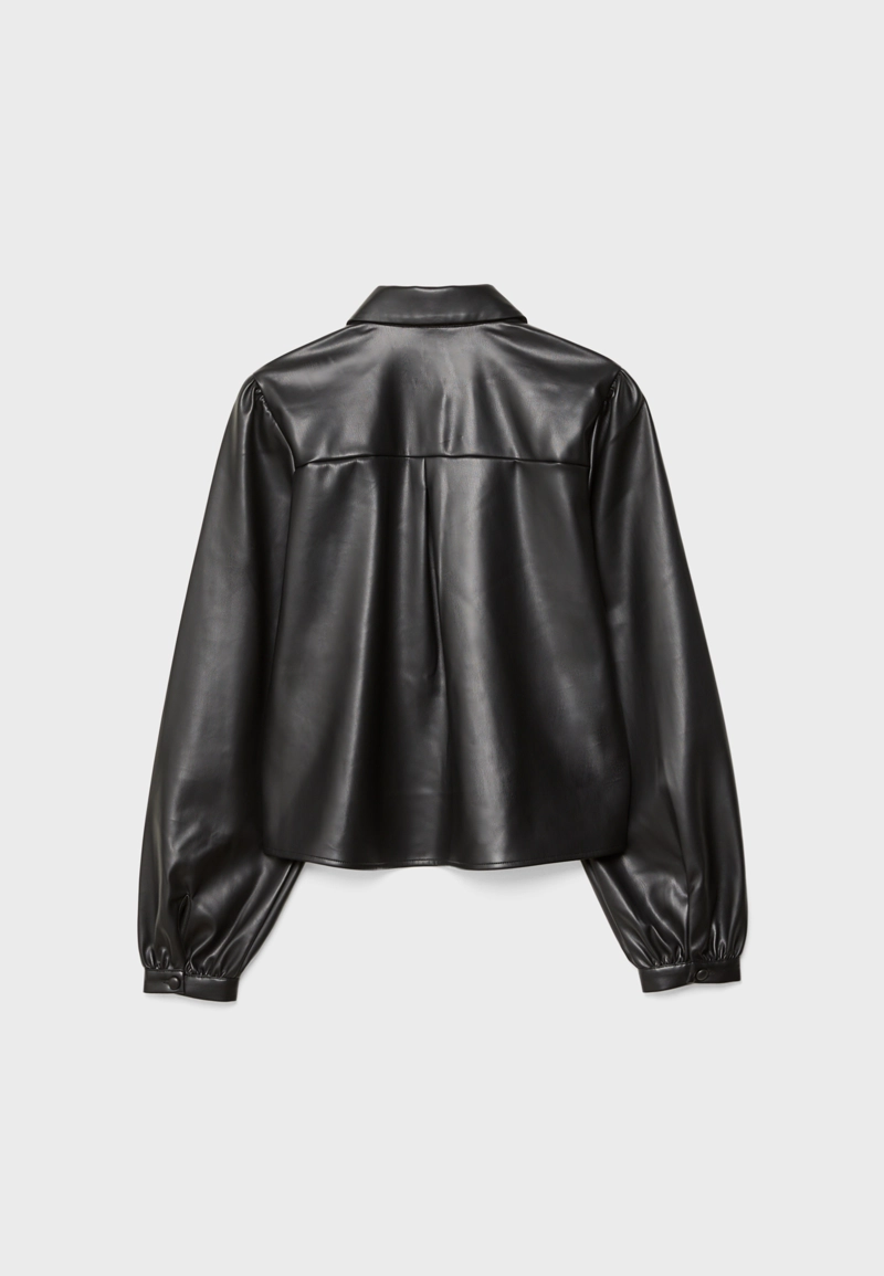 Рубашка из искусственной кожи с рукавами-фонариками