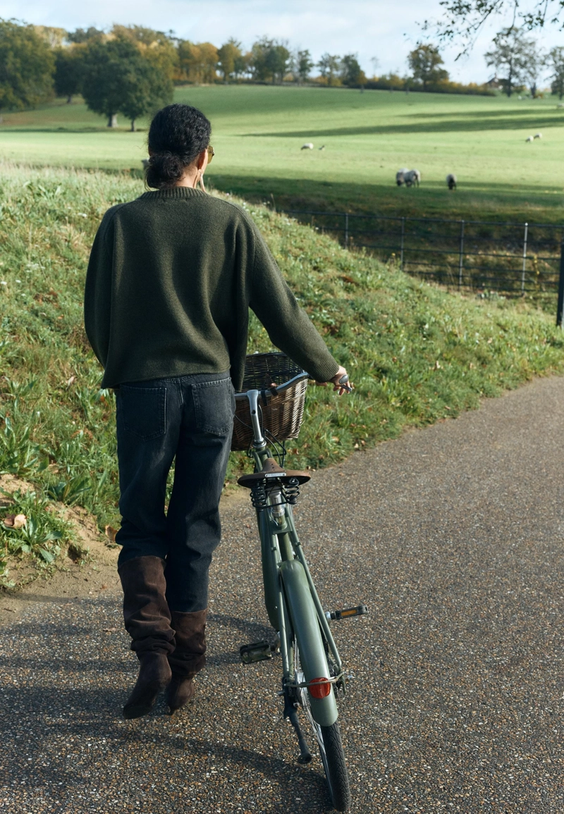 Трикотажный жакет с двойным воротником