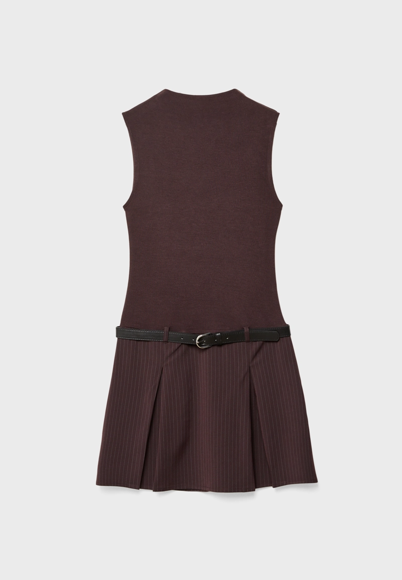 Комбинированное короткое платье в полоску с поясом