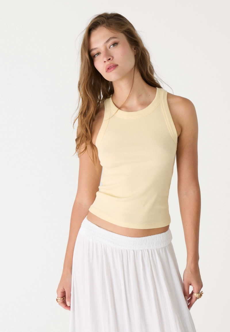 Майка в рубчик на бретелях