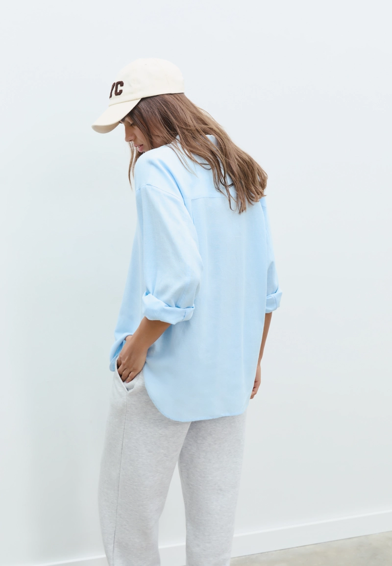 Легкая льняная рубашка