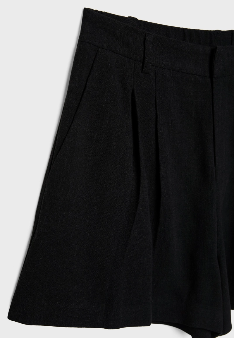 Шорты из струящейся ткани с льняной тканью