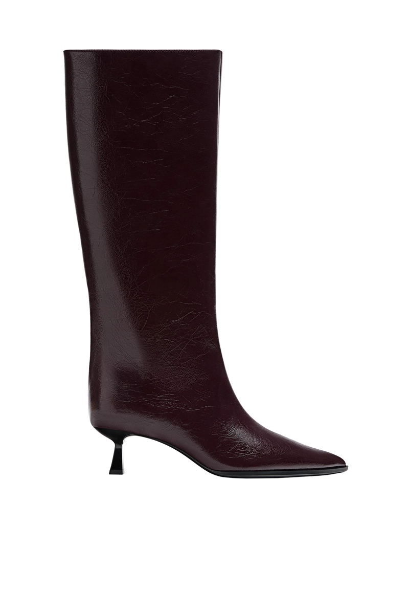 Сапоги на среднем тонком каблуке