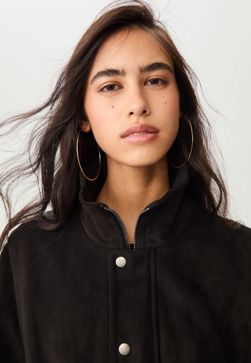 Куртка в байкерском стиле из искусственной замши