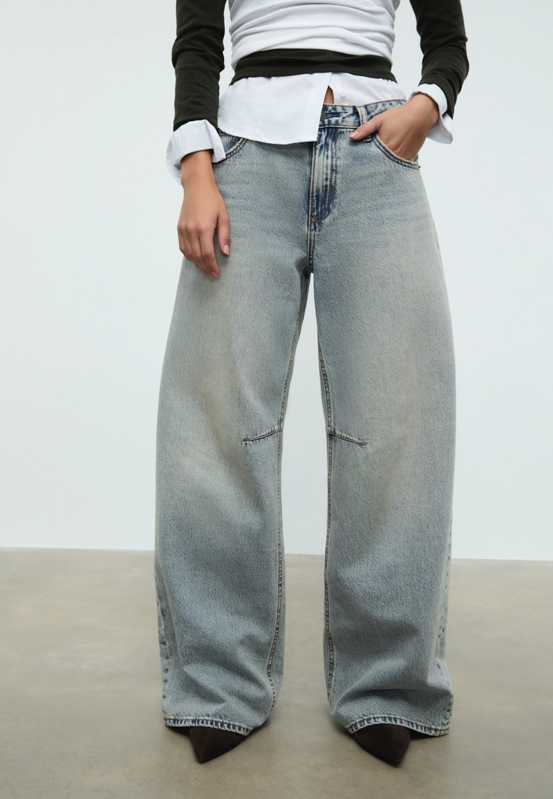 D94 Джинсы свободного кроя