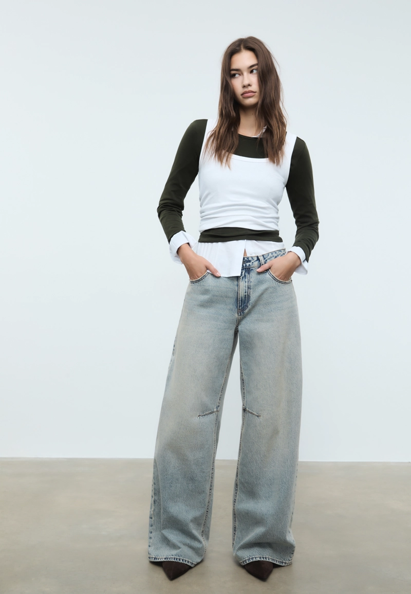 D94 Джинсы свободного кроя