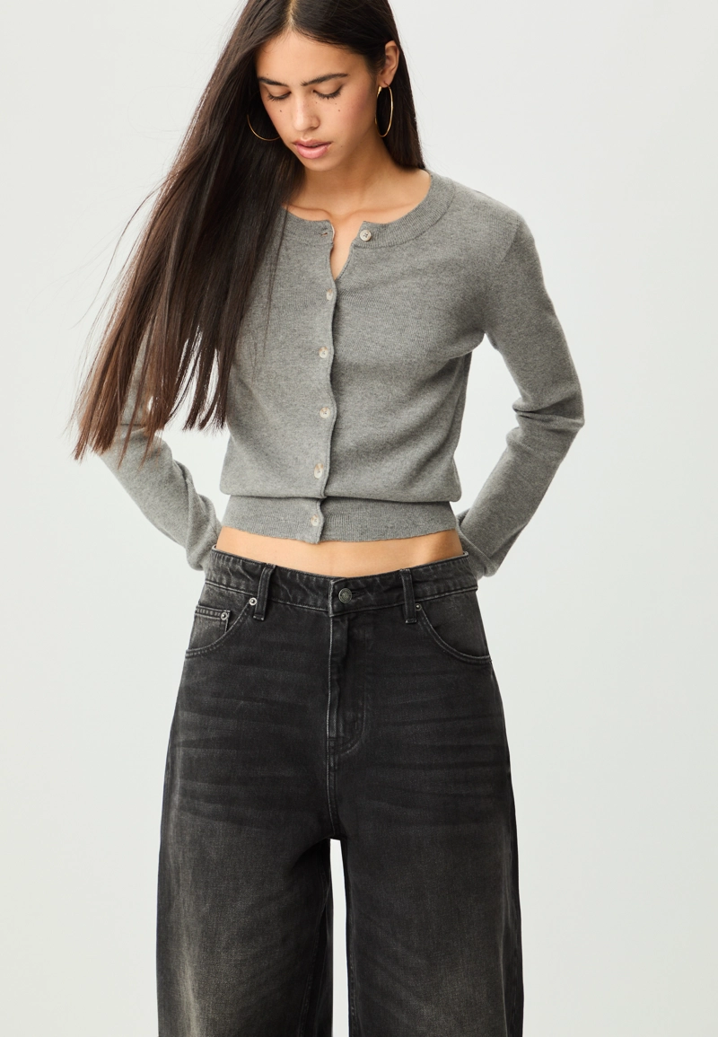 Джинсы-багги свободного кроя