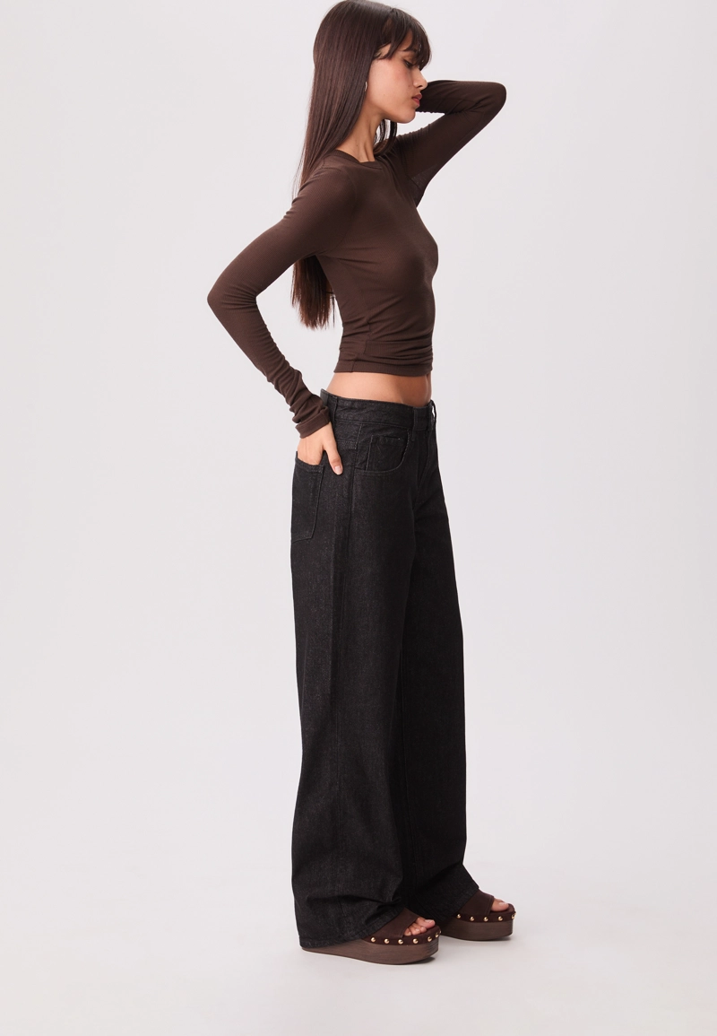 Джинсы-багги свободного кроя