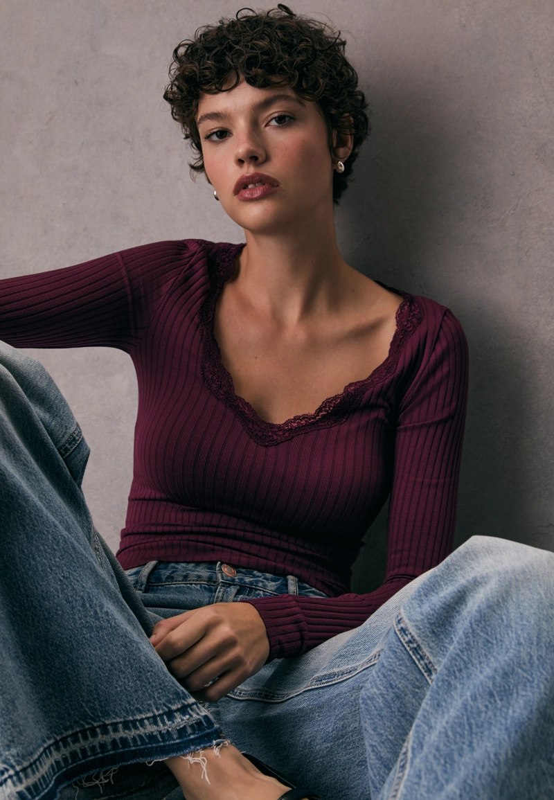 Бесшовная футболка с кружевом